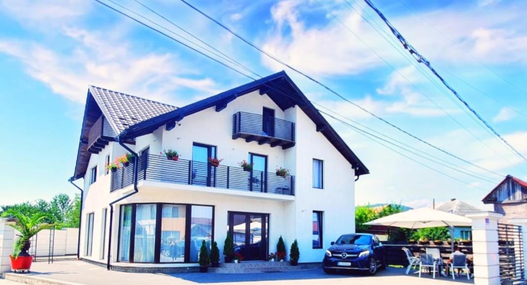 Regal Guest House Sighetu Marmaţiei Exterior foto