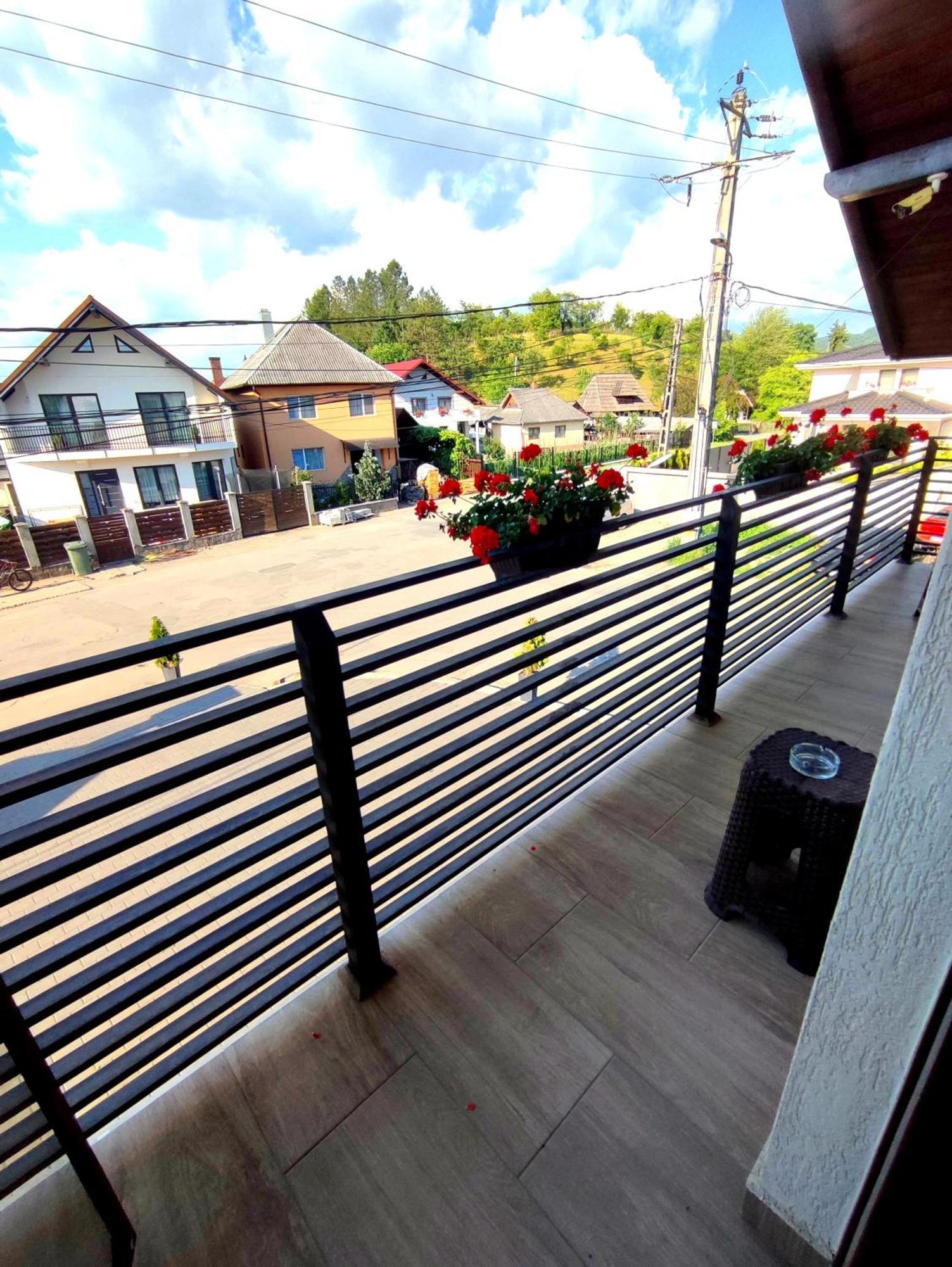 Regal Guest House Sighetu Marmaţiei Exterior foto